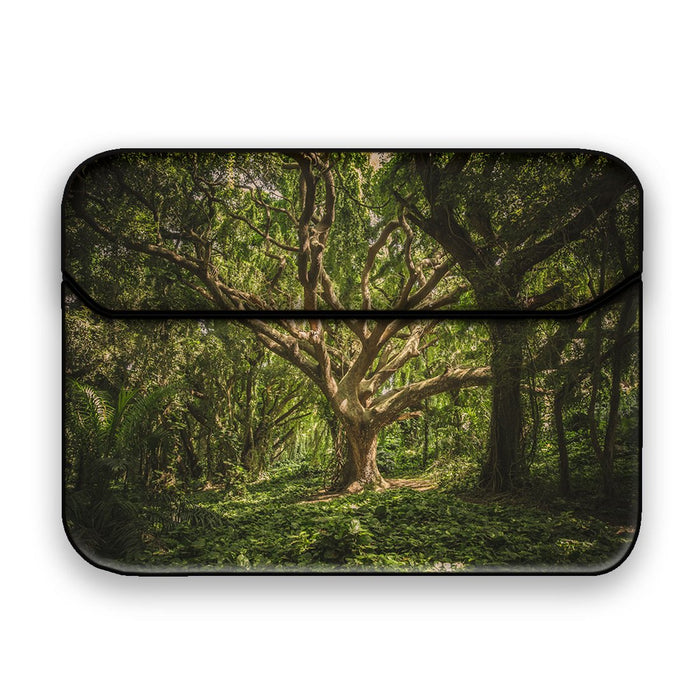 MAJESTIC TREE iPad Sleeve