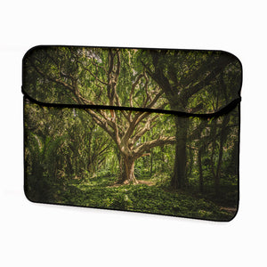 MAJESTIC TREE iPad Sleeve